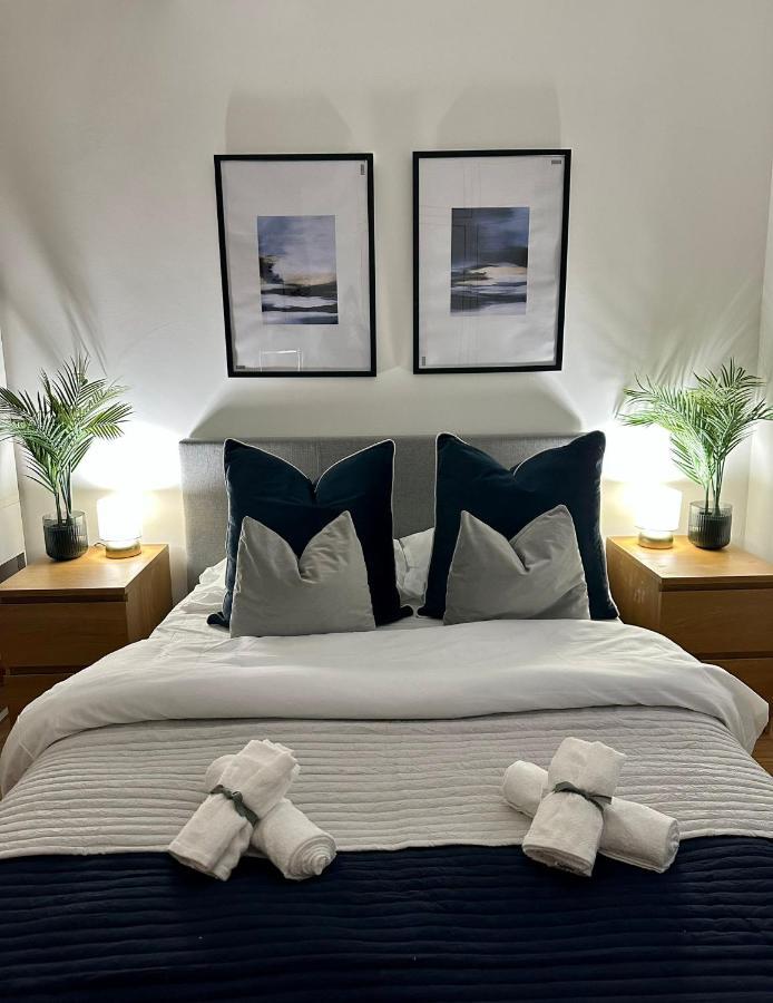 Retreat To A Stylish Ensuite In Londra Esterno foto